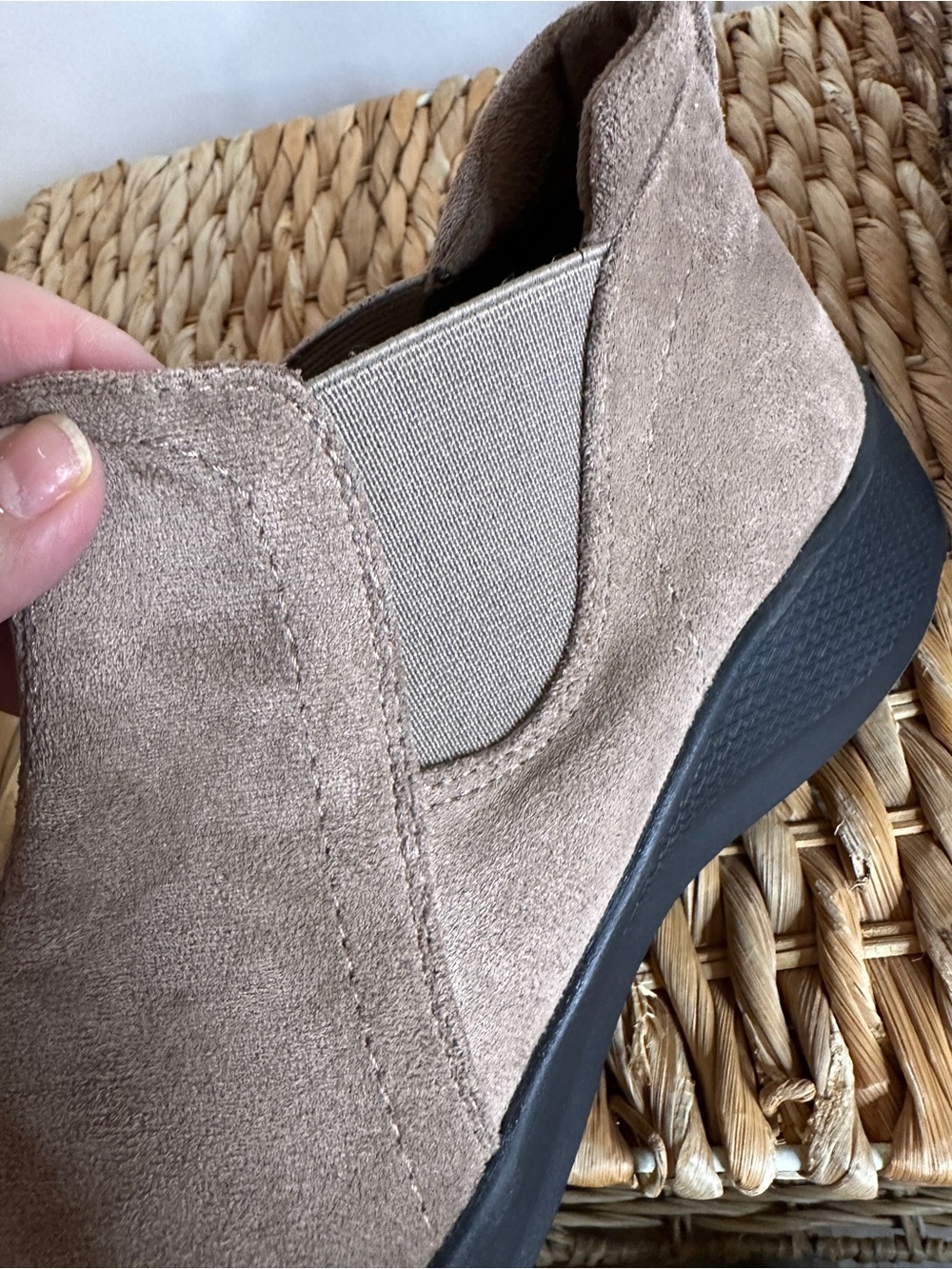 Earth Origins Taupe Suede Chelsea Ankle Boots new without tag - Picture 8 of 11